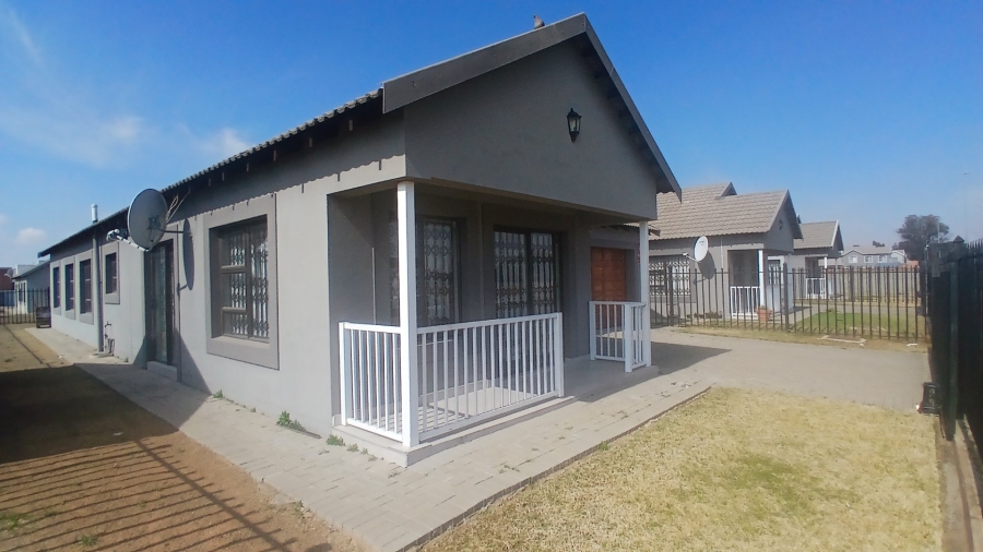 4 Bedroom Property for Sale in Heidedal Free State